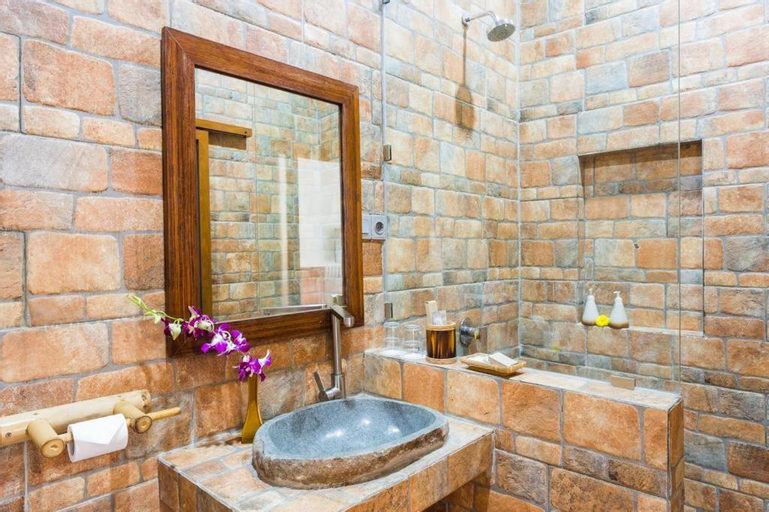 Bathroom 4