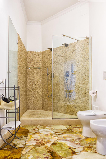 Bathroom 5, Il Giardino di Flora, Lecce