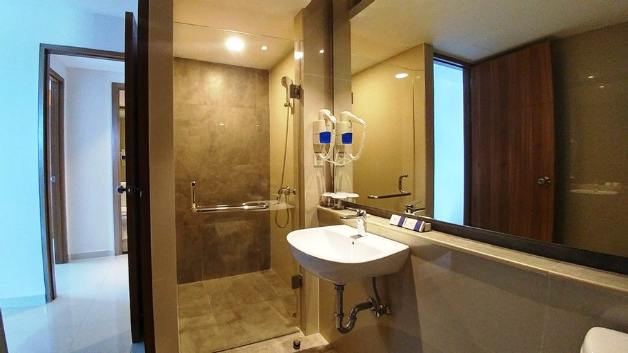 Bathroom 9