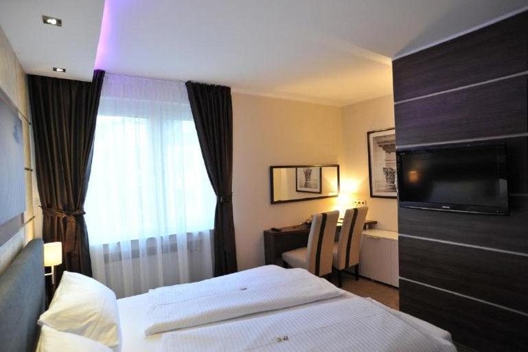 Others 2, Hotel Bergischer Hof, Mettmann