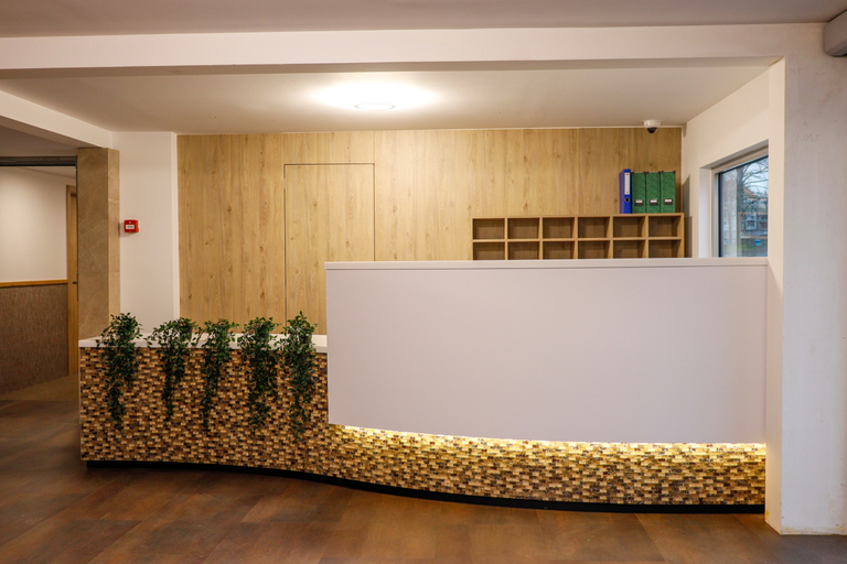 Public Area 2, Botel Racek, Praha 5
