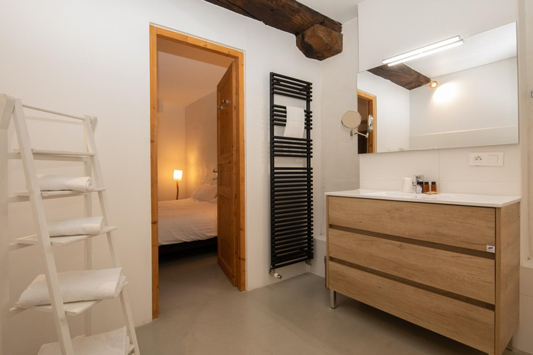 Bathroom 9