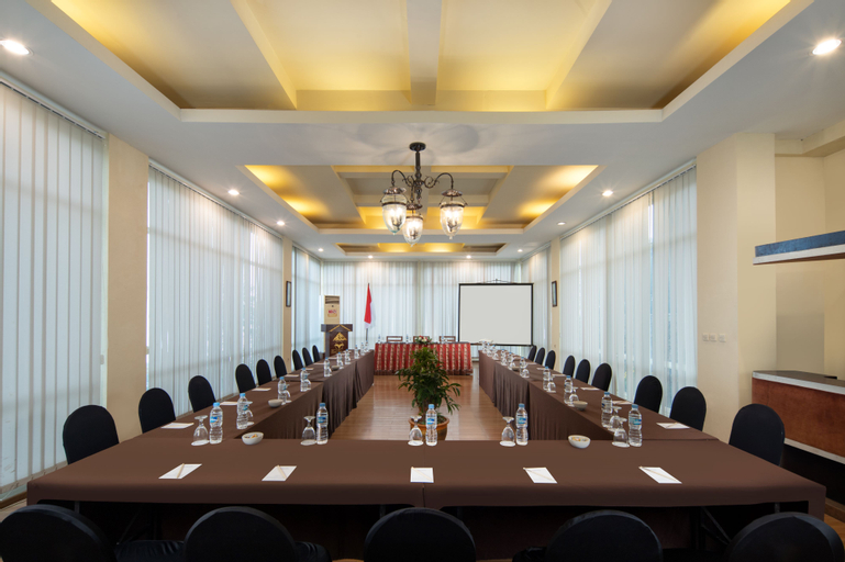Business Facilities 5, Royal Hotel and Convention Tretes, Pasuruan