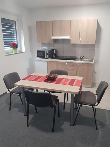 Others 3, Apartmaji Jankovic, Logatec