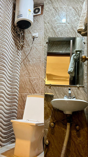 Bathroom 4, Hotel The Best By KDSON, Delhi