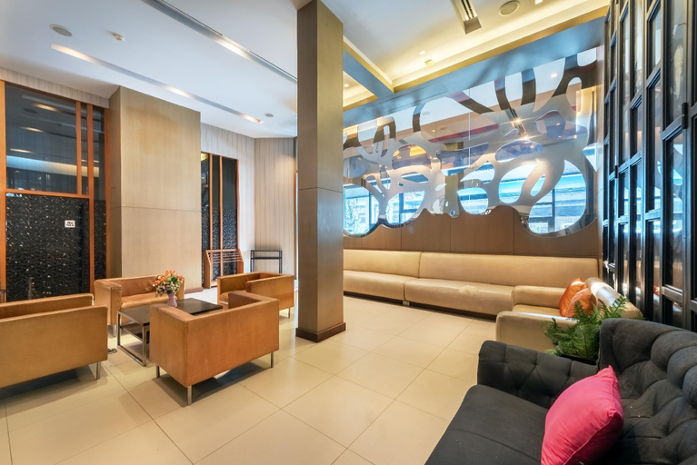 Public Area 2, M2 De Bangkok, Din Dang