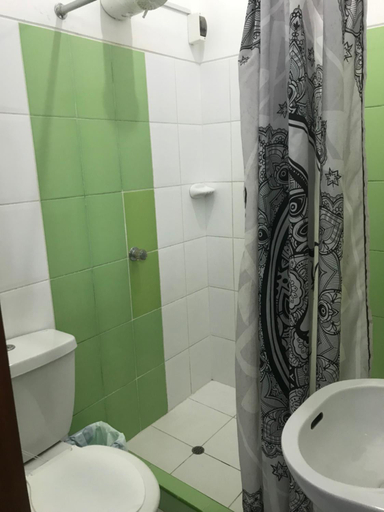 Bathroom 2, Amazon Dream Hostel with AC and Starlink, Maynas