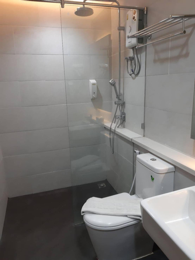 Bathroom 9