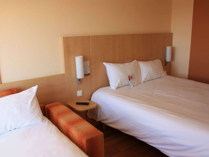 Bedroom 3, Ibis Marseille Centre Gare Saint Charles, Bouches-du-Rhône