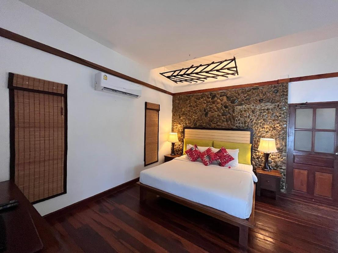 Bedroom 12