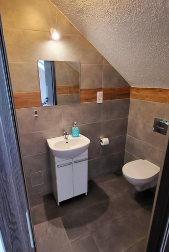 Others 4, M Hostel, Tarnowskie