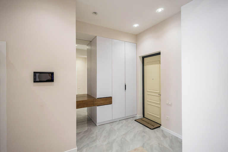 Others 5, Amir Temur avenu 123, Tashkent City