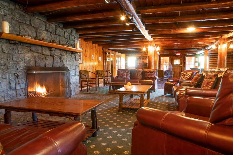 Food & Drinks 5, Garnet Hill Lodge, Warren