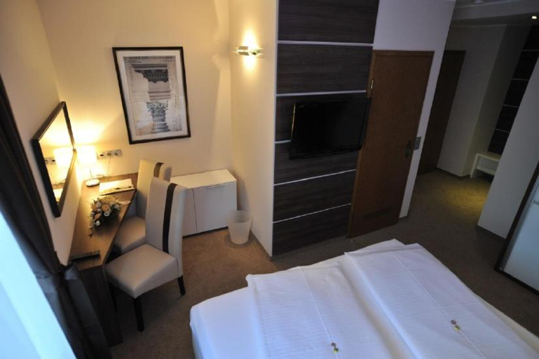 Others 3, Hotel Bergischer Hof, Mettmann