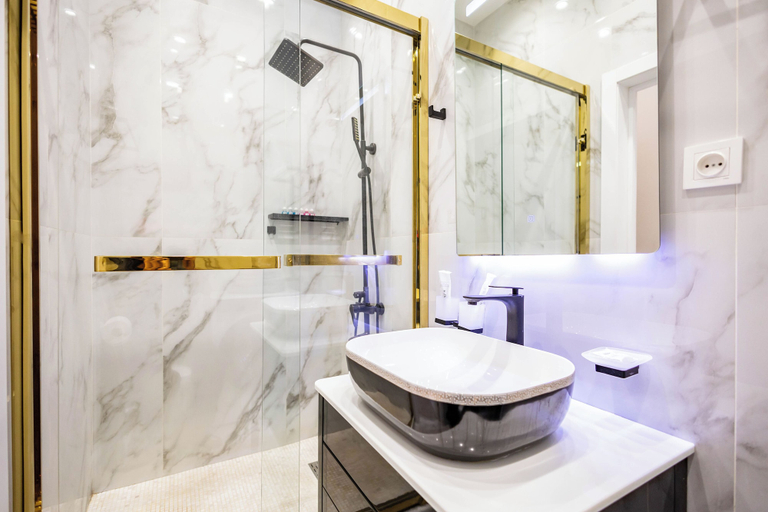 Bathroom 4, Amir Temur avenu 123, Tashkent City