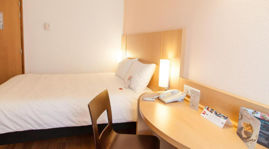 Bedroom 4, ibis Poitiers Centre, Vienne
