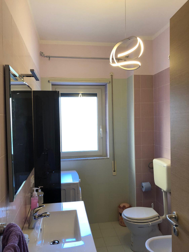 Bathroom 5, A Casa di Siria, Caltanissetta