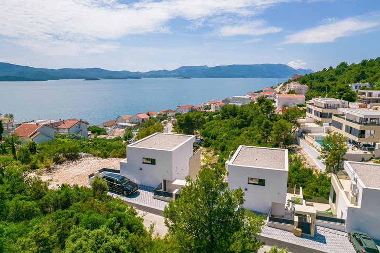 Others 4, Villa Hedonist, Slivno
