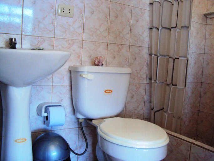 Bathroom 4, Hostal La Casa de Luis, San Cristóbal