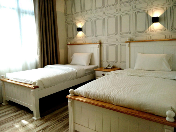 Bedroom 12