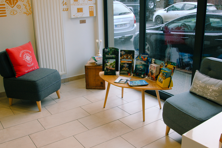 Public Area 2, Anne de Bretagne, Morbihan