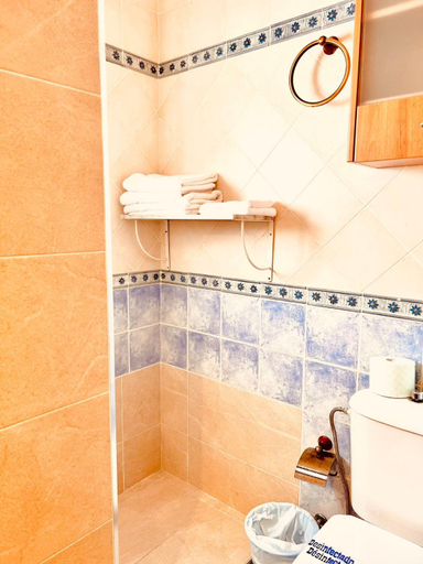 Bathroom 3, Hostal Muriel, Huelva