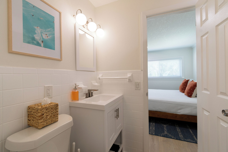 Bathroom 3, The Juni, Brevard