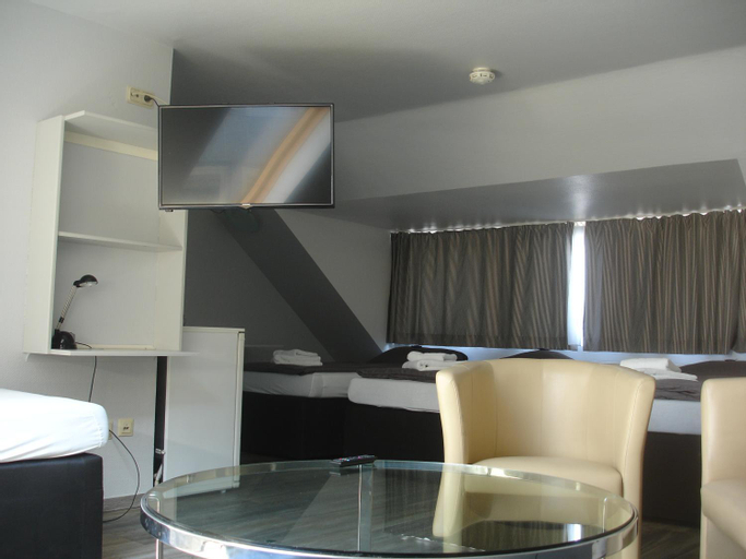 Others 3, City-Pension-Dortmund, Dortmund