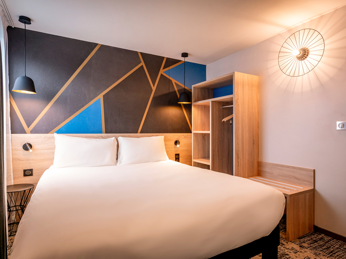 Bedroom 3, ibis Styles Valenciennes Petite Forêt, Nord