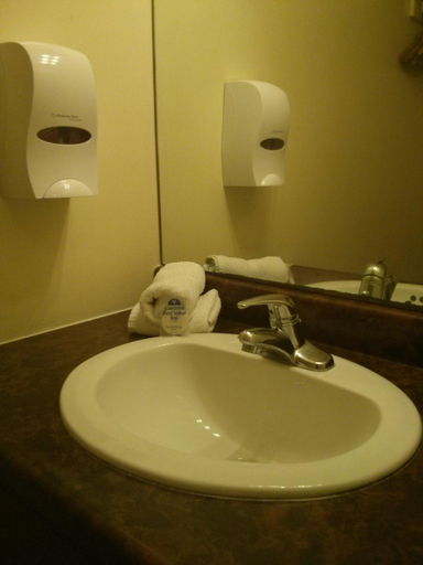 Bathroom 3, Port Motel, Niagara