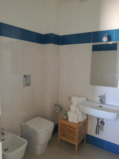 Bathroom 3, N'amuri Residence, Trapani