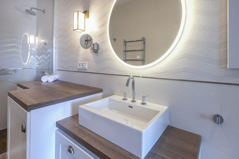 Bathroom 2, BalaLake Resort, Siófok
