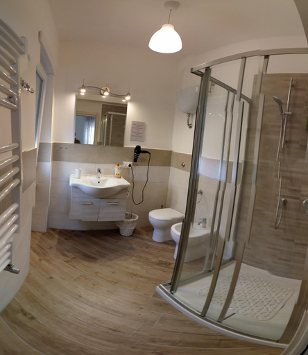 Bathroom 3, civico sei rooms, Salerno