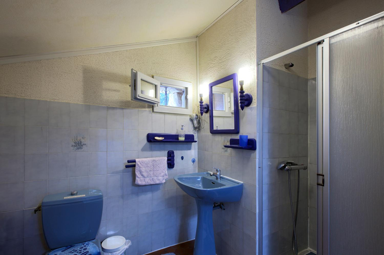 Bathroom, Chambres d'hotes Noailles, Gironde