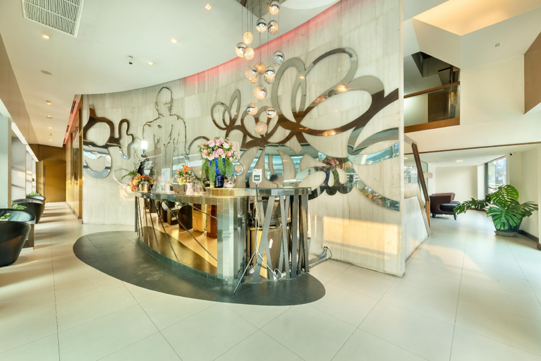 Public Area, M2 De Bangkok, Din Dang