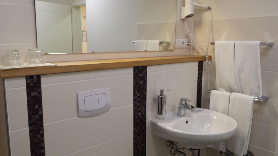 Bathroom 3