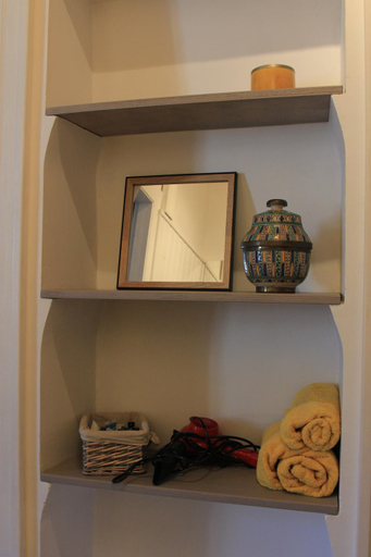 Others 3, Chambre cozy et Salon de 60 m2 au coeur de la cite, Tarn