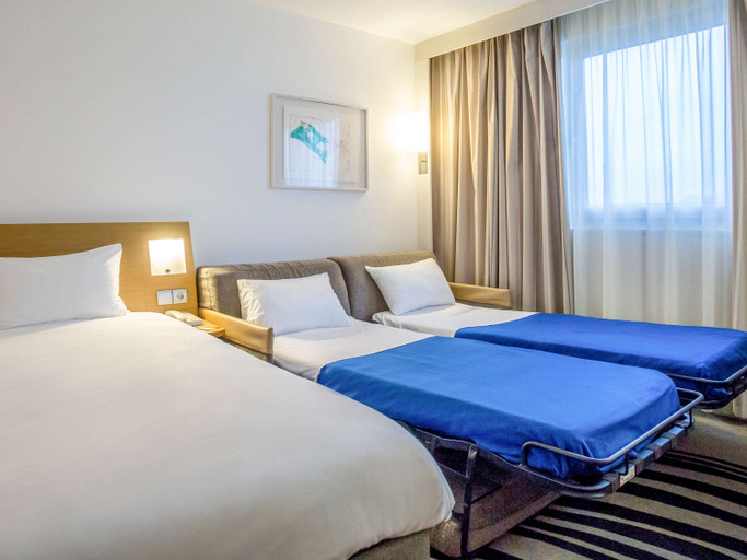 Bedroom 3, Novotel Bourges, Cher