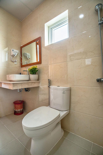 Bathroom 4, La Castle Hotel, Vũng Tàu