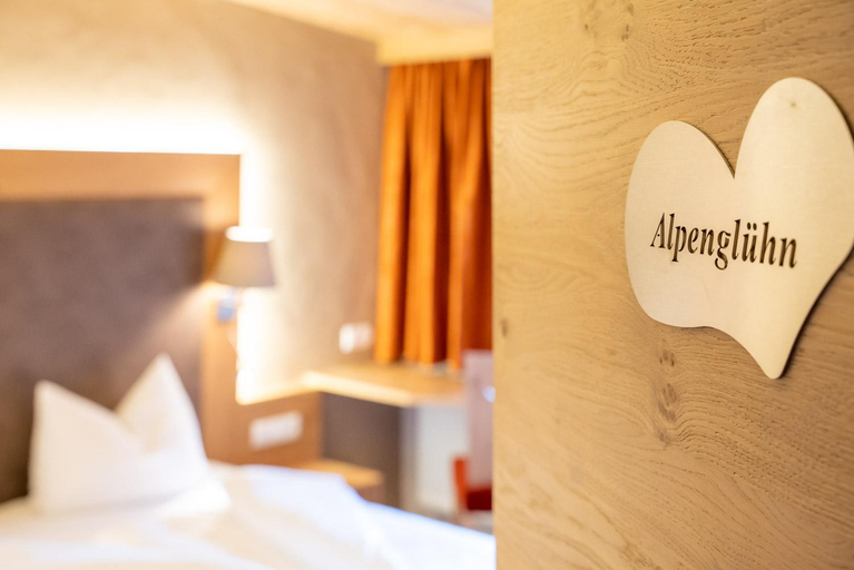 Others 3, Hotel Tiroler Herz, Reutte