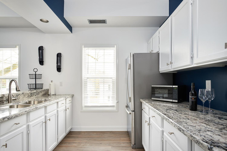 Kitchen 4, Vine Village, Niagara