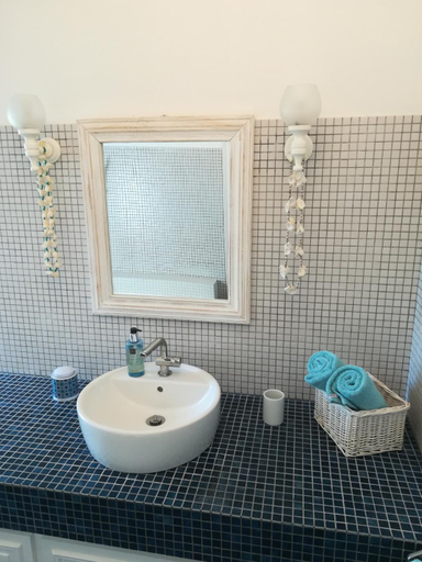 Bathroom 2, Maison Angulus Ridet, Loiret