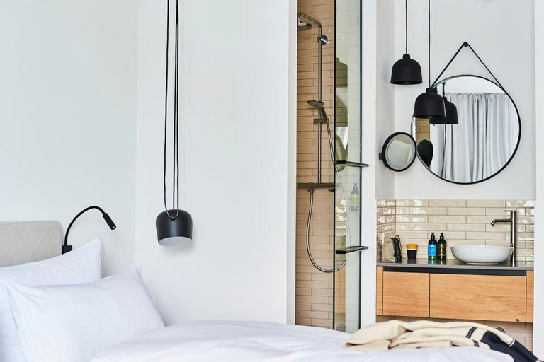 Bedroom 2, New Wave, Aurich