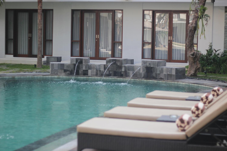 Swimming Pool 16