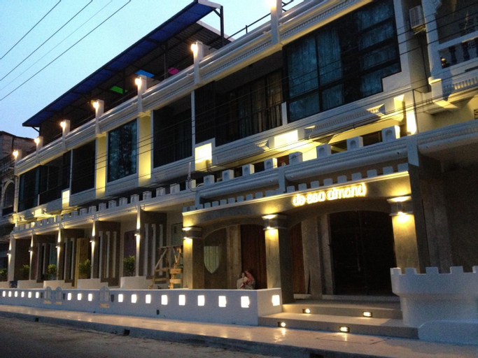 Exterior 10