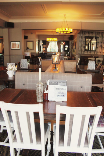 Food & Drinks 5, The Station, Surrey