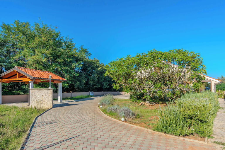Others 4, Holiday home Suric, Privlaka