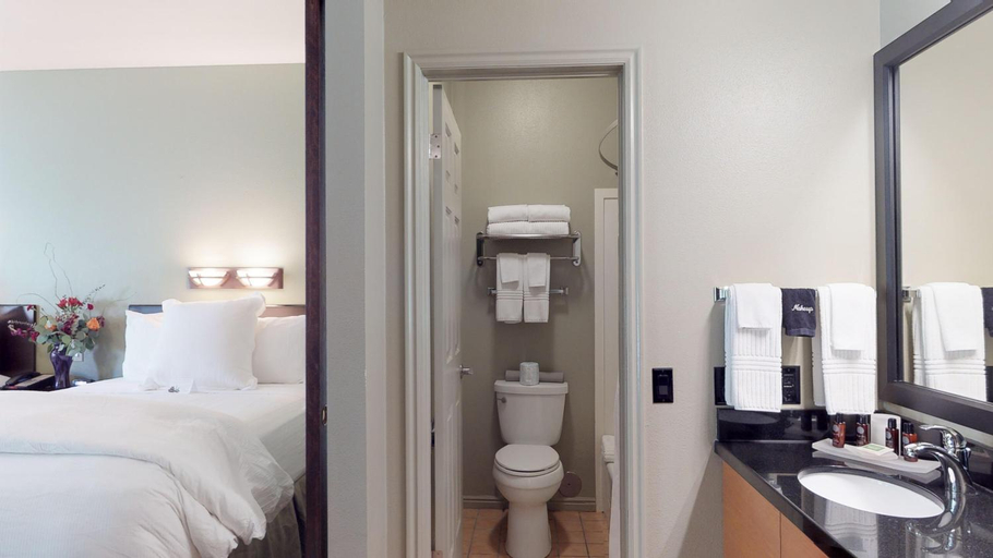 Bathroom 4, Flanigan`s Resort and Spa, Washington