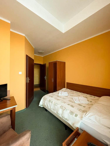 Bedroom 3, Hotel SenS, Police