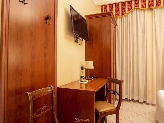 Others 5, Alla Basilica Rooms, Rome